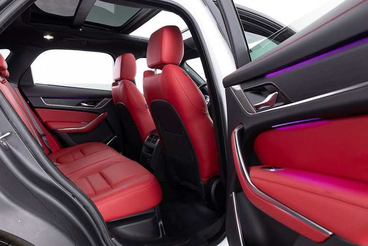 Vehicle Image 11