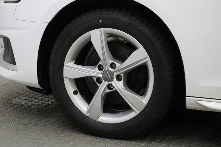 Vehicle Image 30