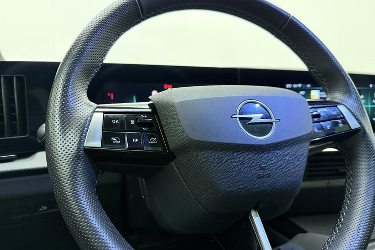 Vehicle Image 23