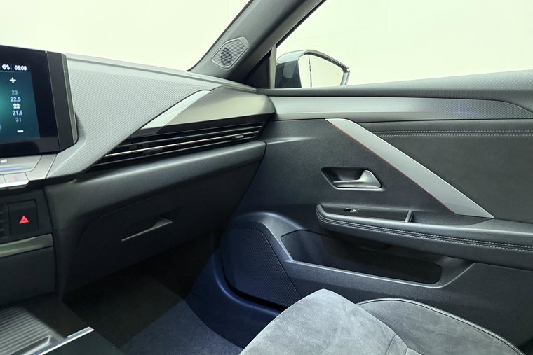 Vehicle Image 37