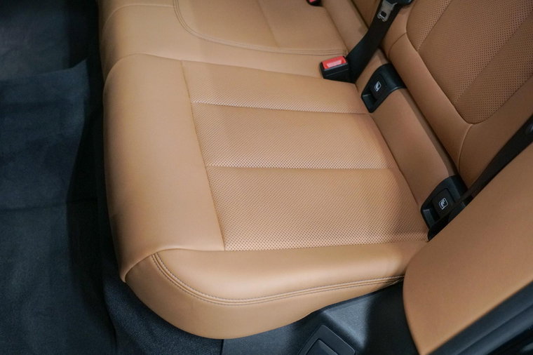 Vehicle Image 35