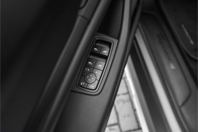 Vehicle Image 42