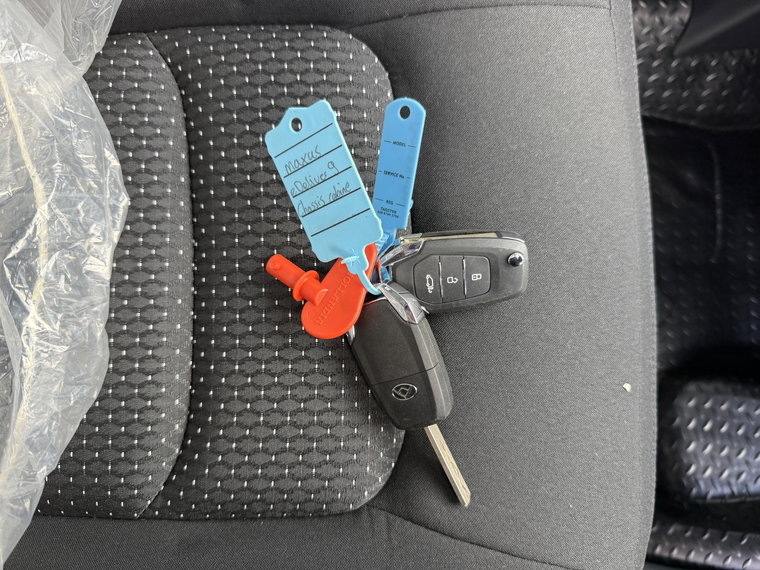 Vehicle Image 32