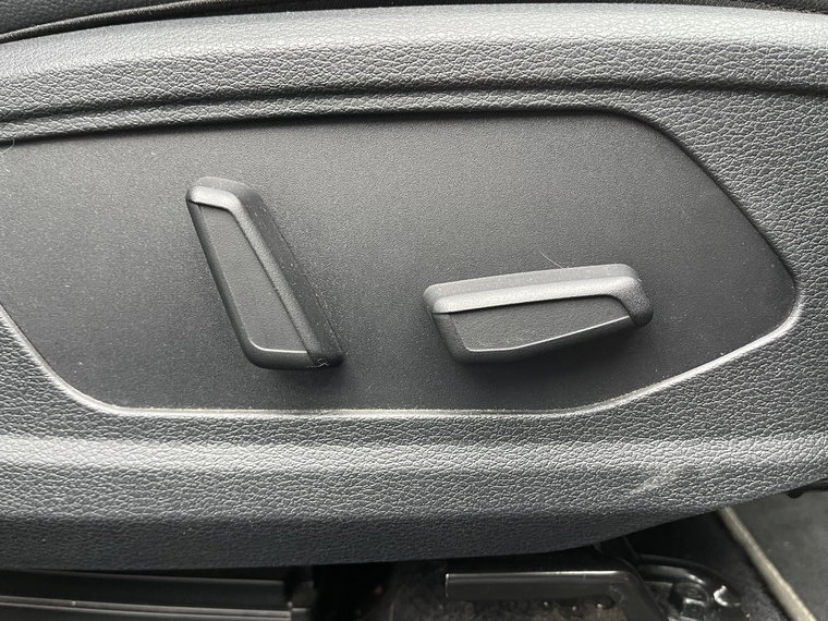 Vehicle Image 34