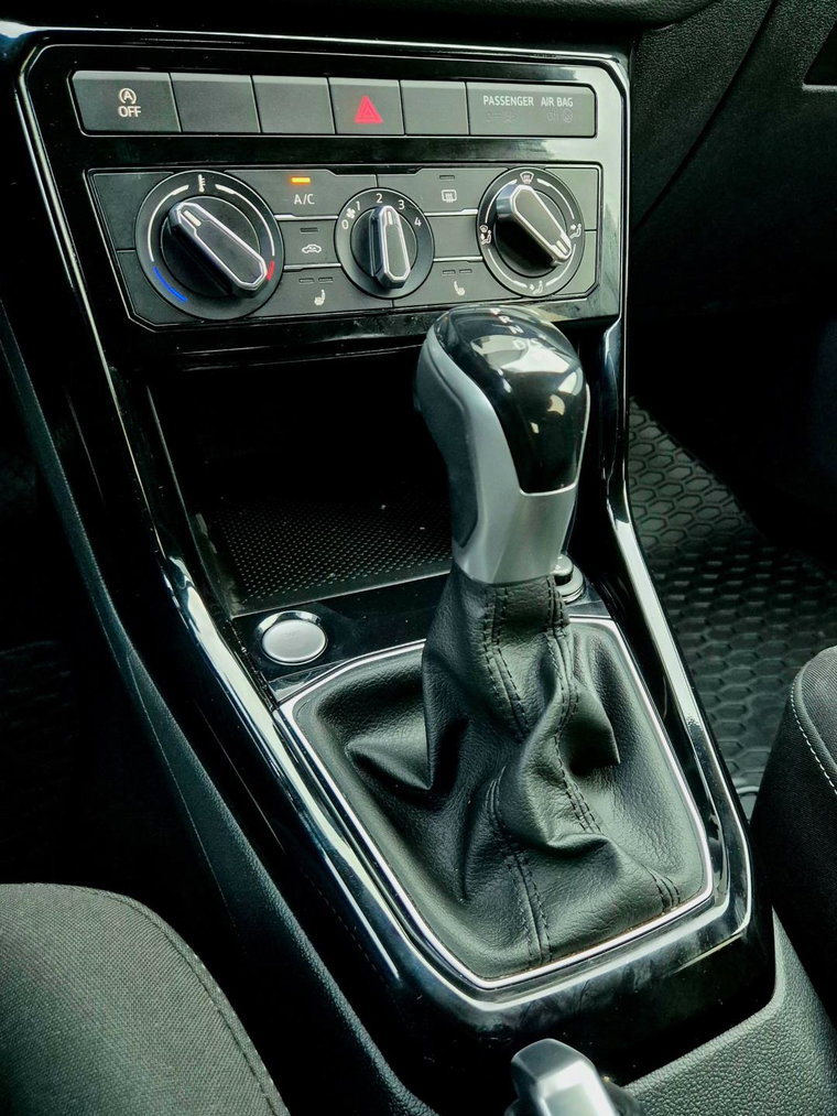 Vehicle Image 24