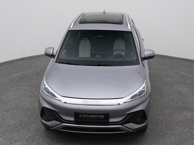 Vehicle Image 25