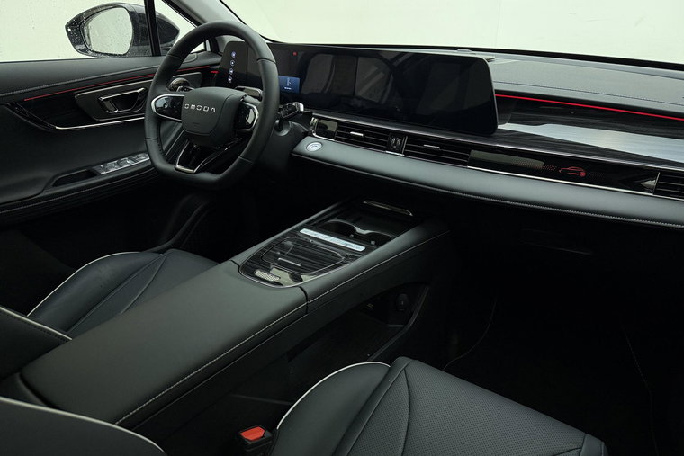 Vehicle Image 16