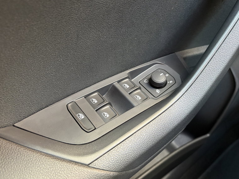 Vehicle Image 48