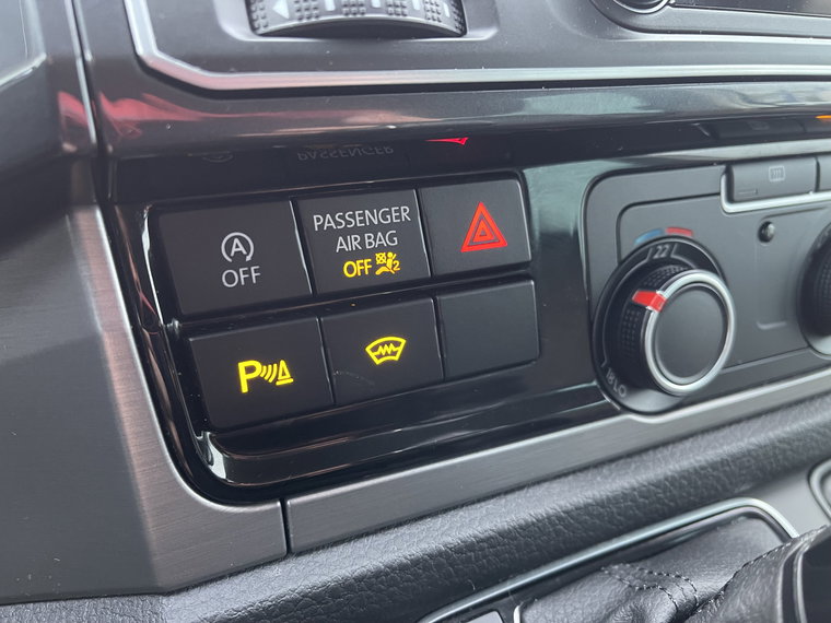 Vehicle Image 32