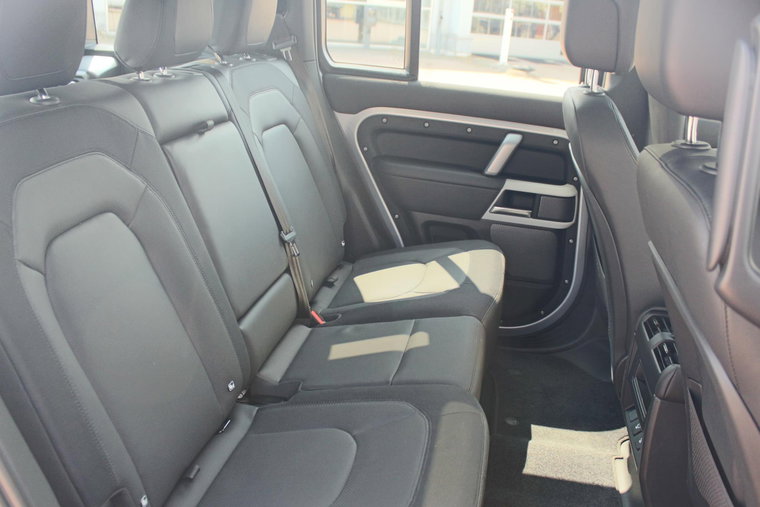 Vehicle Image 21