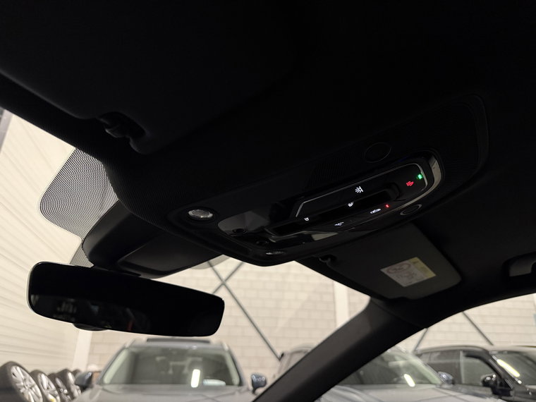 Vehicle Image 39