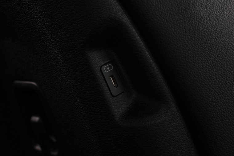 Vehicle Image 37