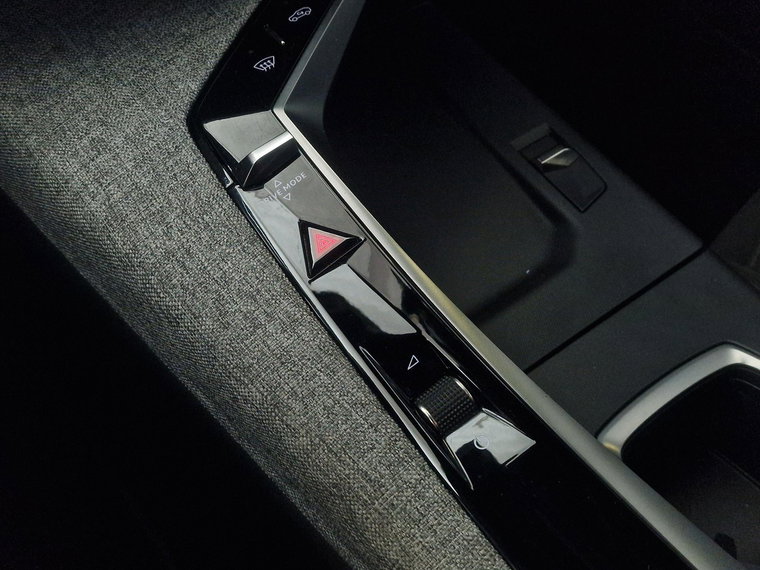 Vehicle Image 33