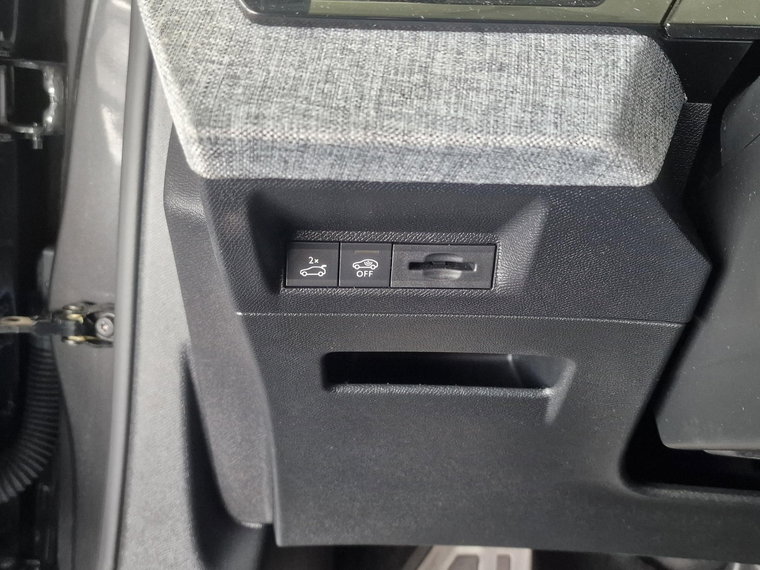 Vehicle Image 34