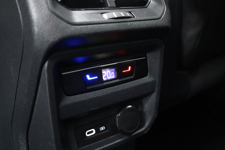 Vehicle Image 38