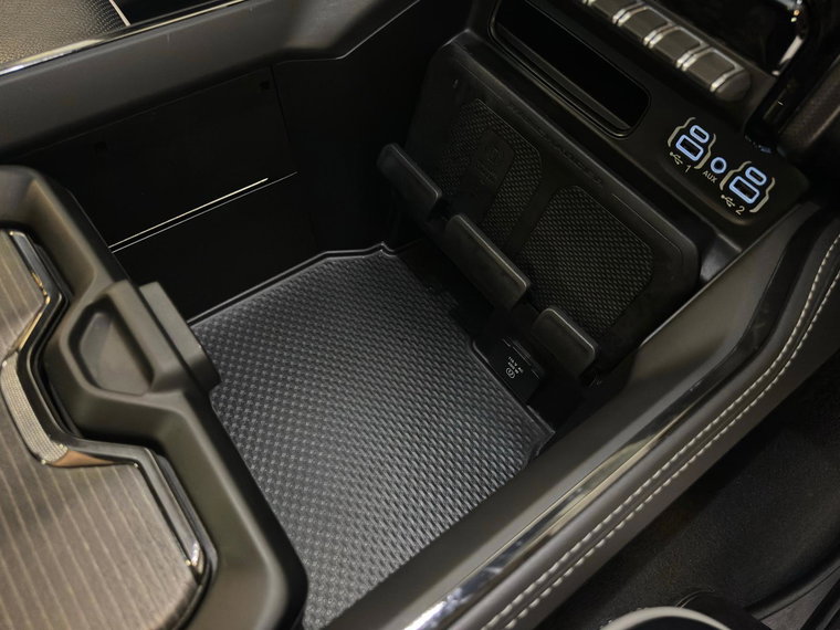 Vehicle Image 47
