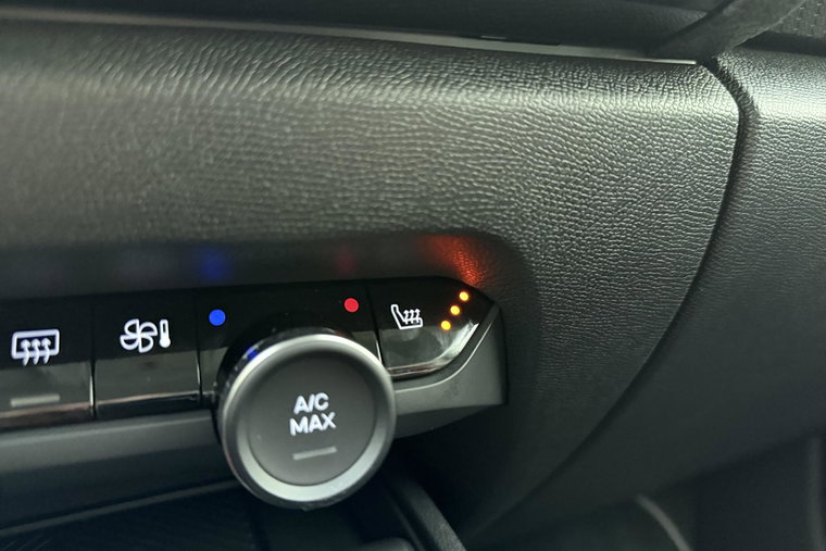 Vehicle Image 28