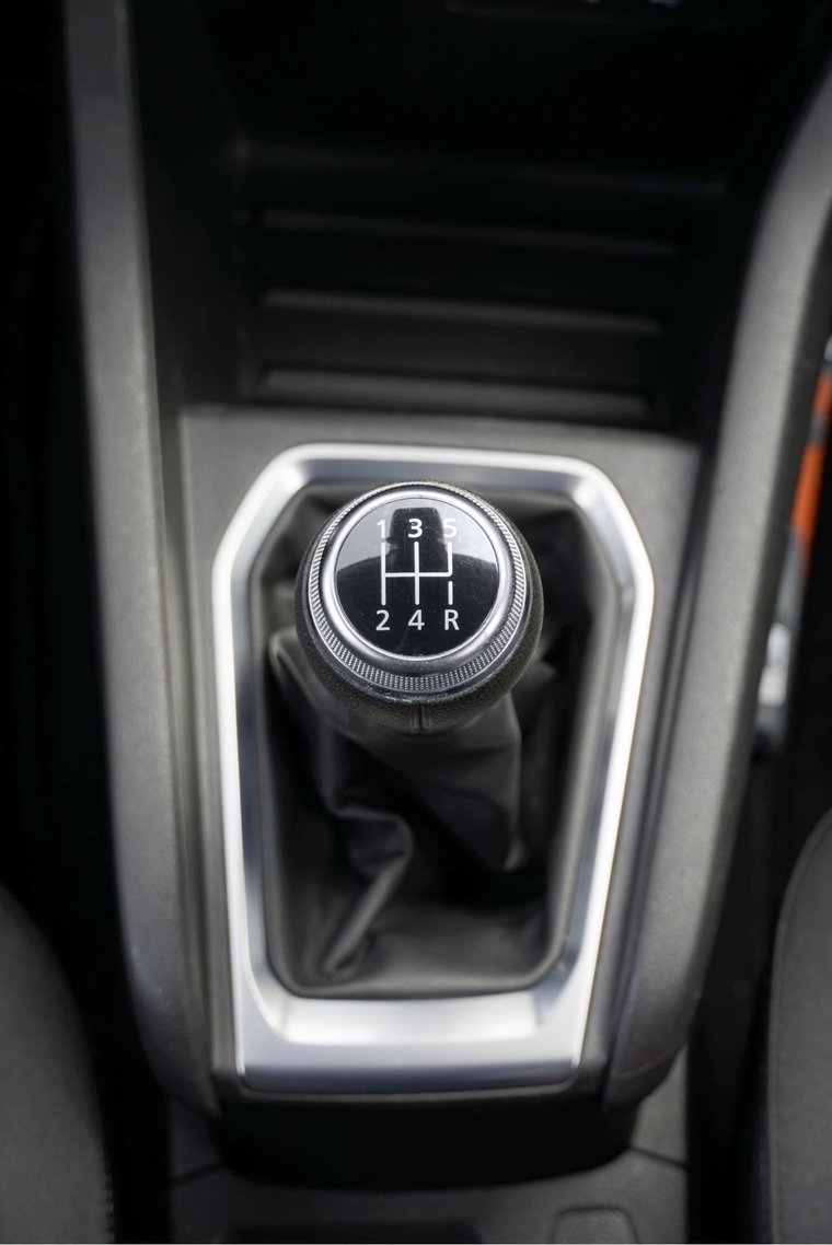 Vehicle Image 25
