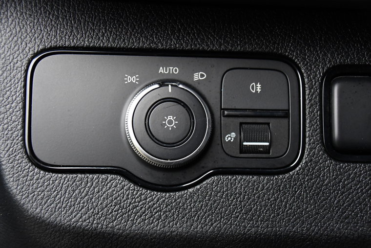 Vehicle Image 26