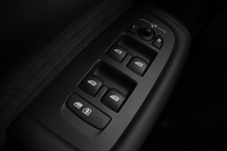 Vehicle Image 42