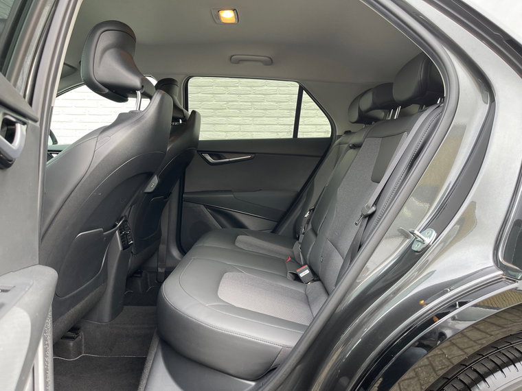 Vehicle Image 25