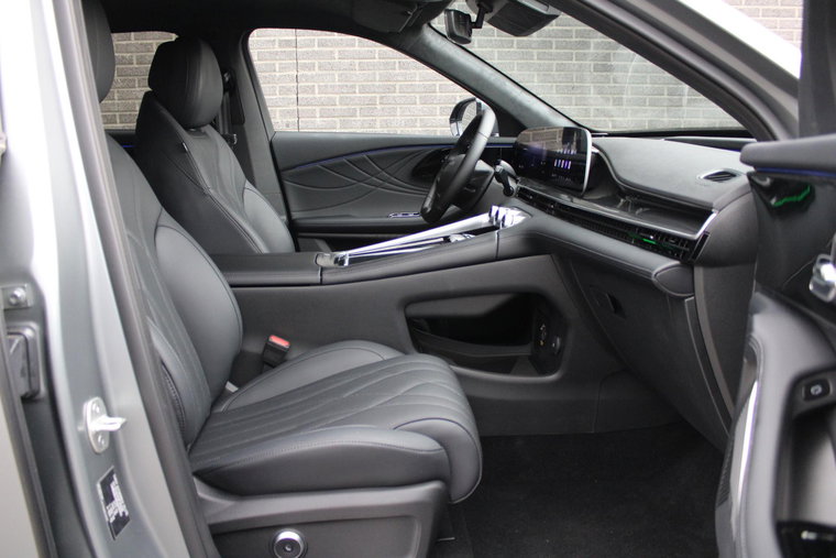 Vehicle Image 38