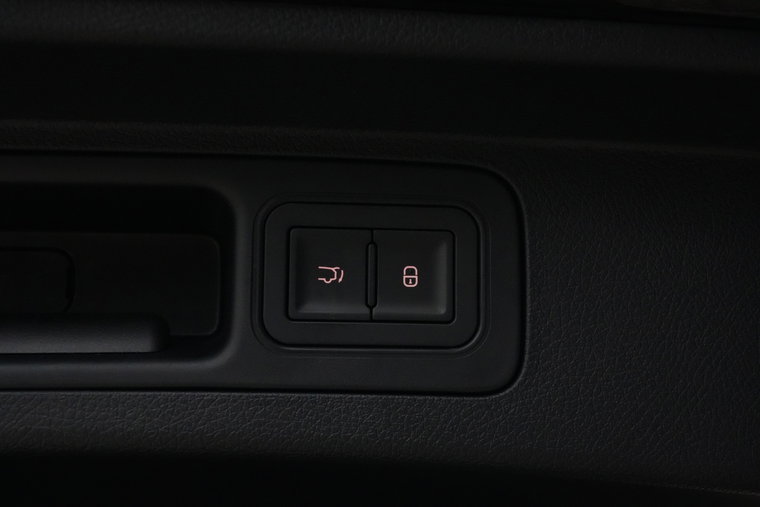 Vehicle Image 29