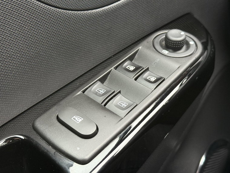 Vehicle Image 26