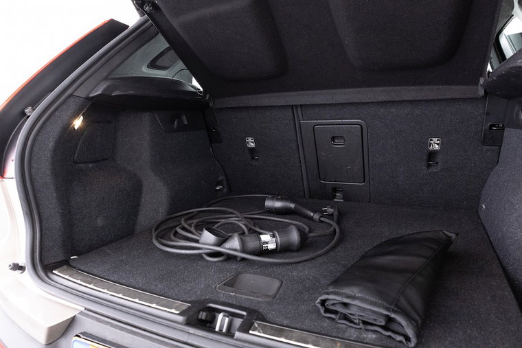 Vehicle Image 25