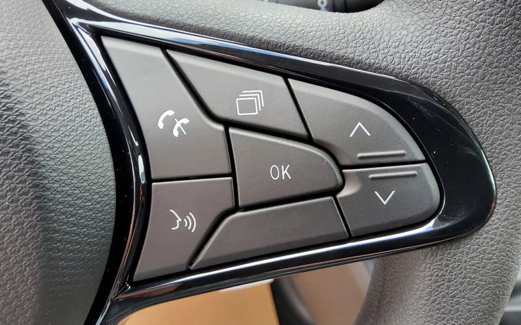 Vehicle Image 25