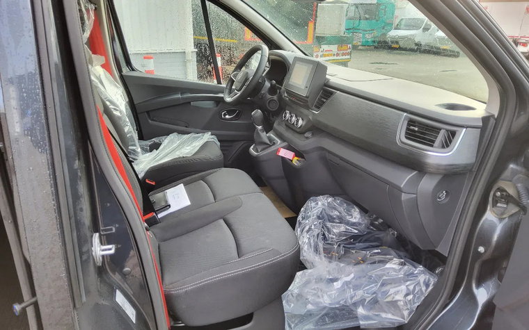 Vehicle Image 32