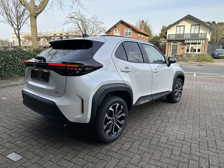 Vehicle Image 9