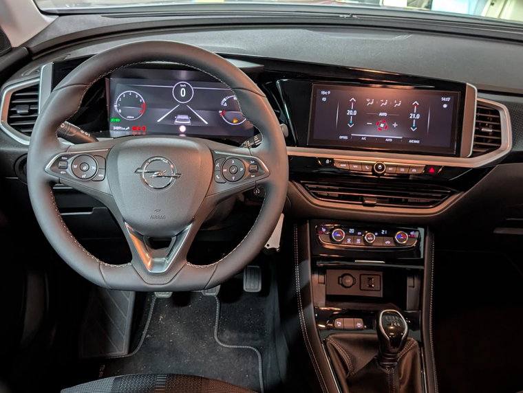 Vehicle Image 15