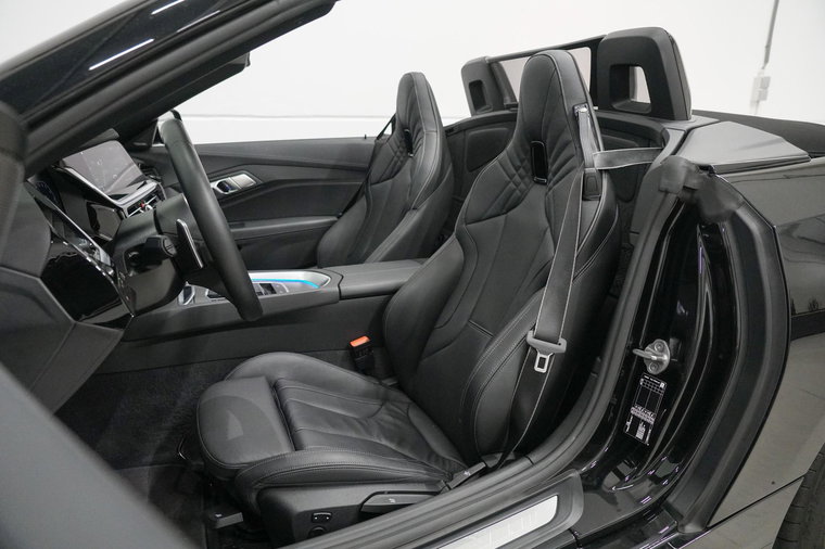 Vehicle Image 22