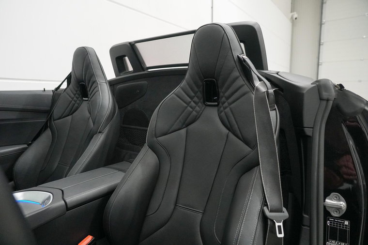 Vehicle Image 23