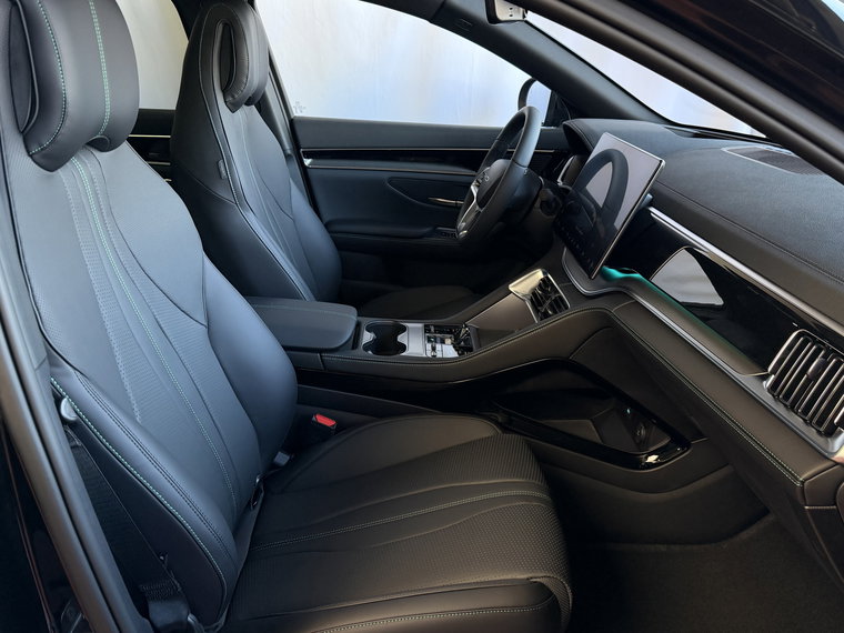 Vehicle Image 35