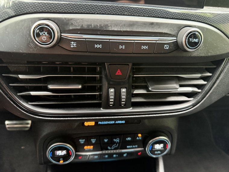 Vehicle Image 33