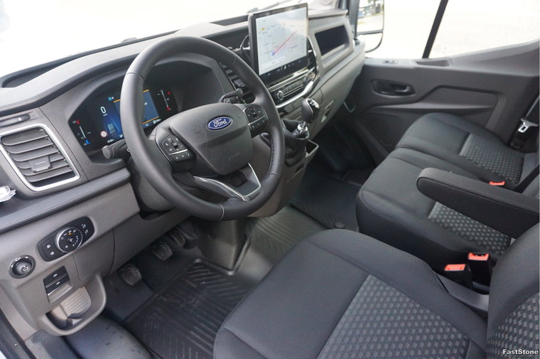 Vehicle Image 9