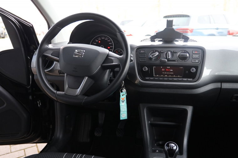 Vehicle Image 17