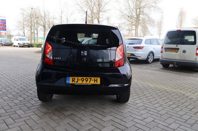 Vehicle Image 7