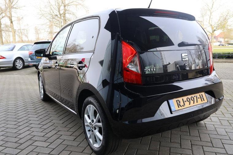 Vehicle Image 8
