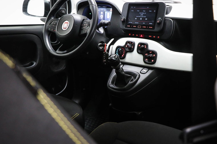 Vehicle Image 12