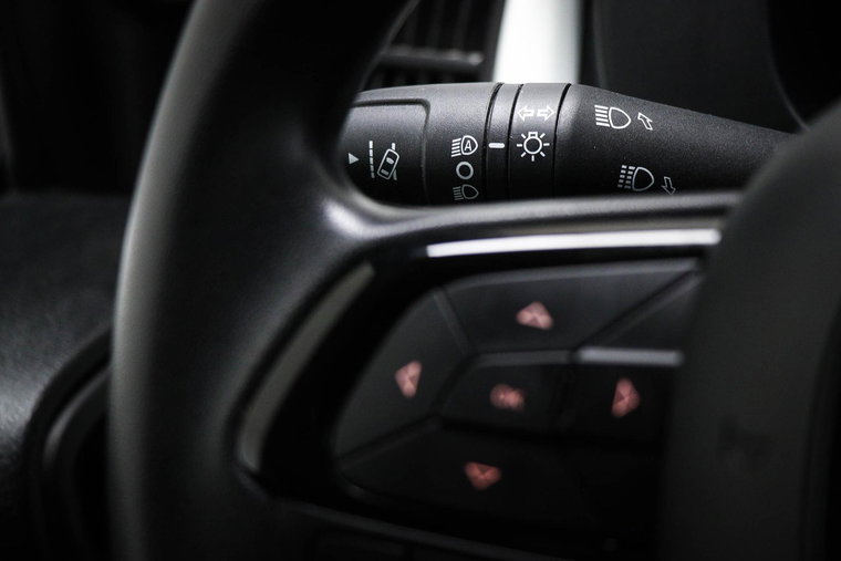 Vehicle Image 32