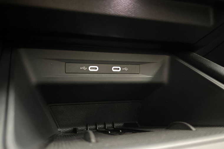 Vehicle Image 37