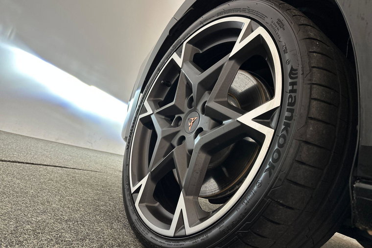 Vehicle Image 10