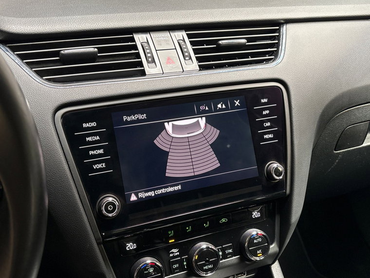 Vehicle Image 19