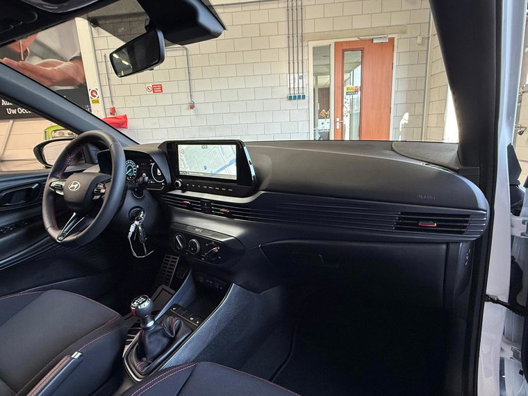 Vehicle Image 30