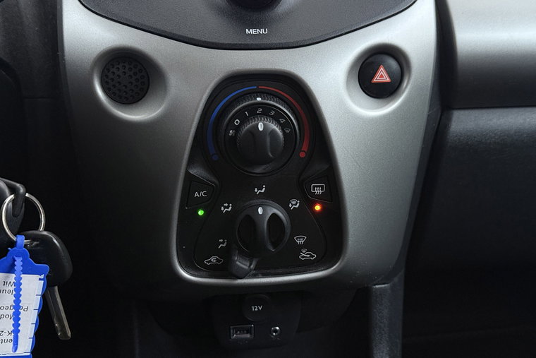 Vehicle Image 21