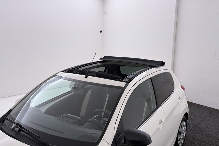Vehicle Image 30