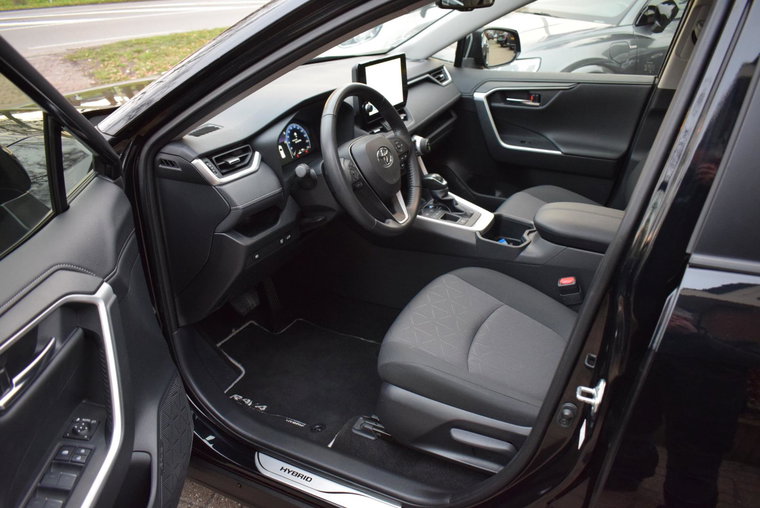 Vehicle Image 12